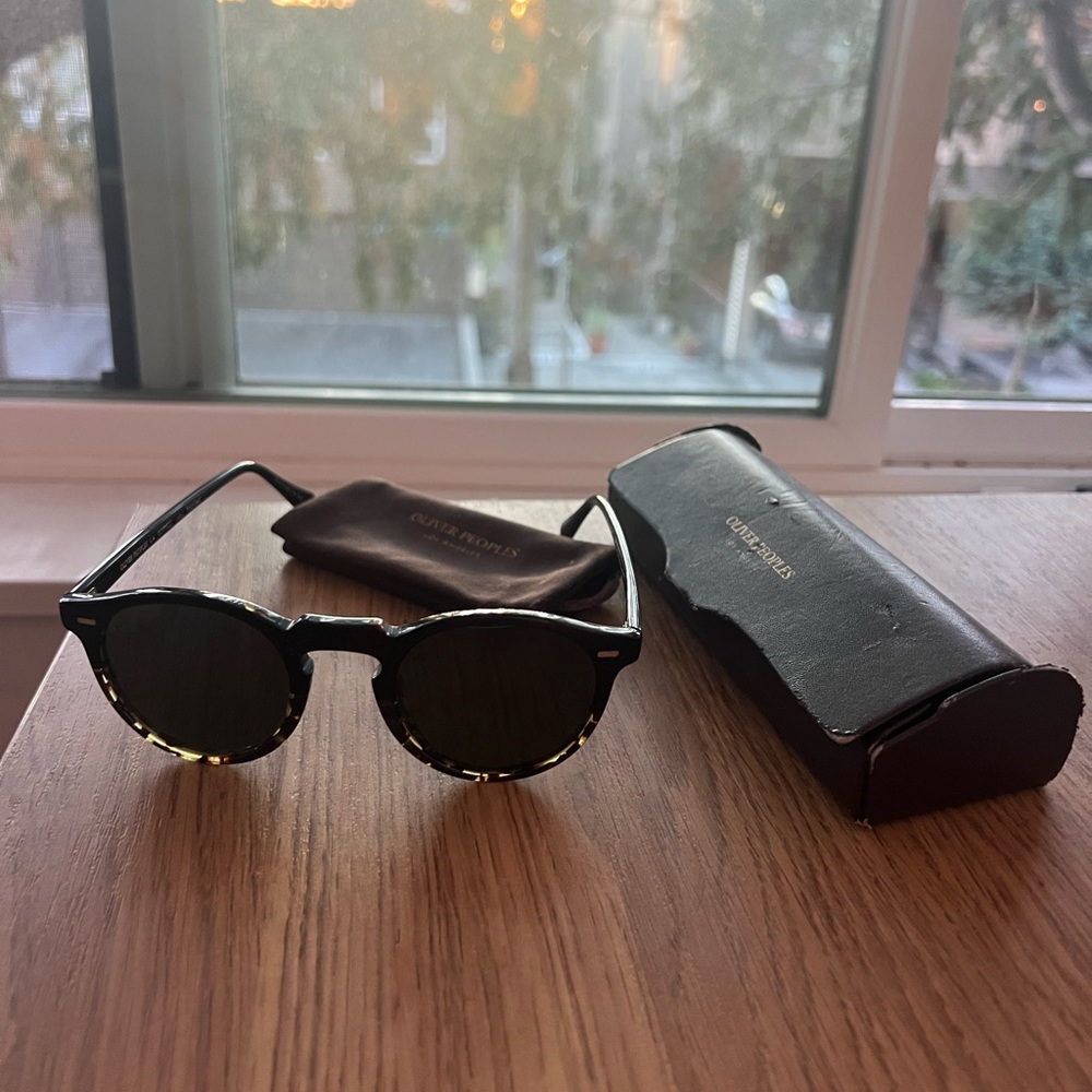 Oliver Peoples polarized sunglasses. Great condition